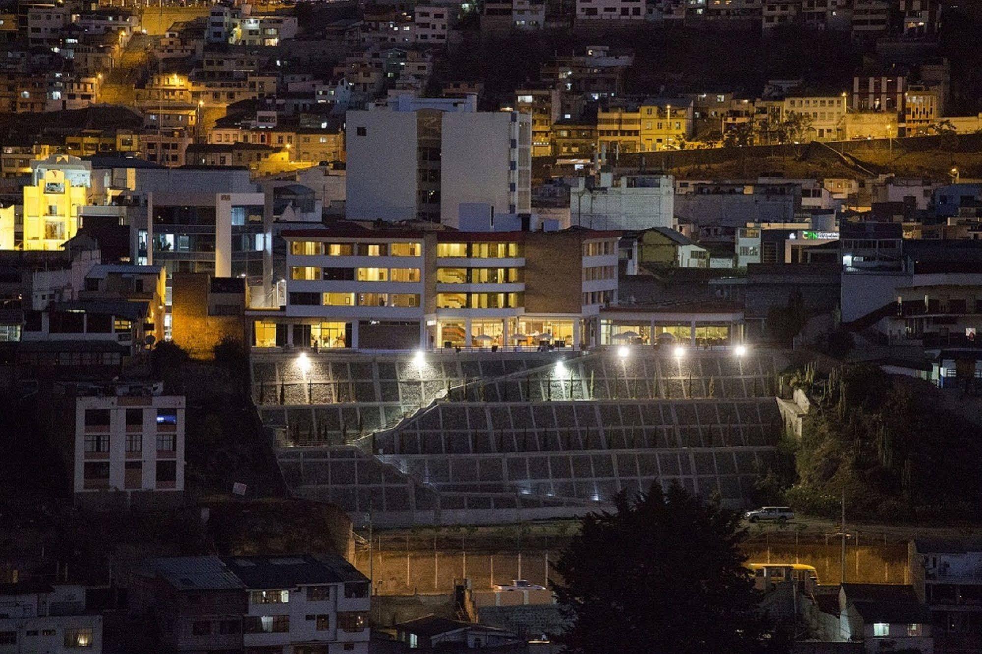 Hotel Ambato Zewnętrze zdjęcie