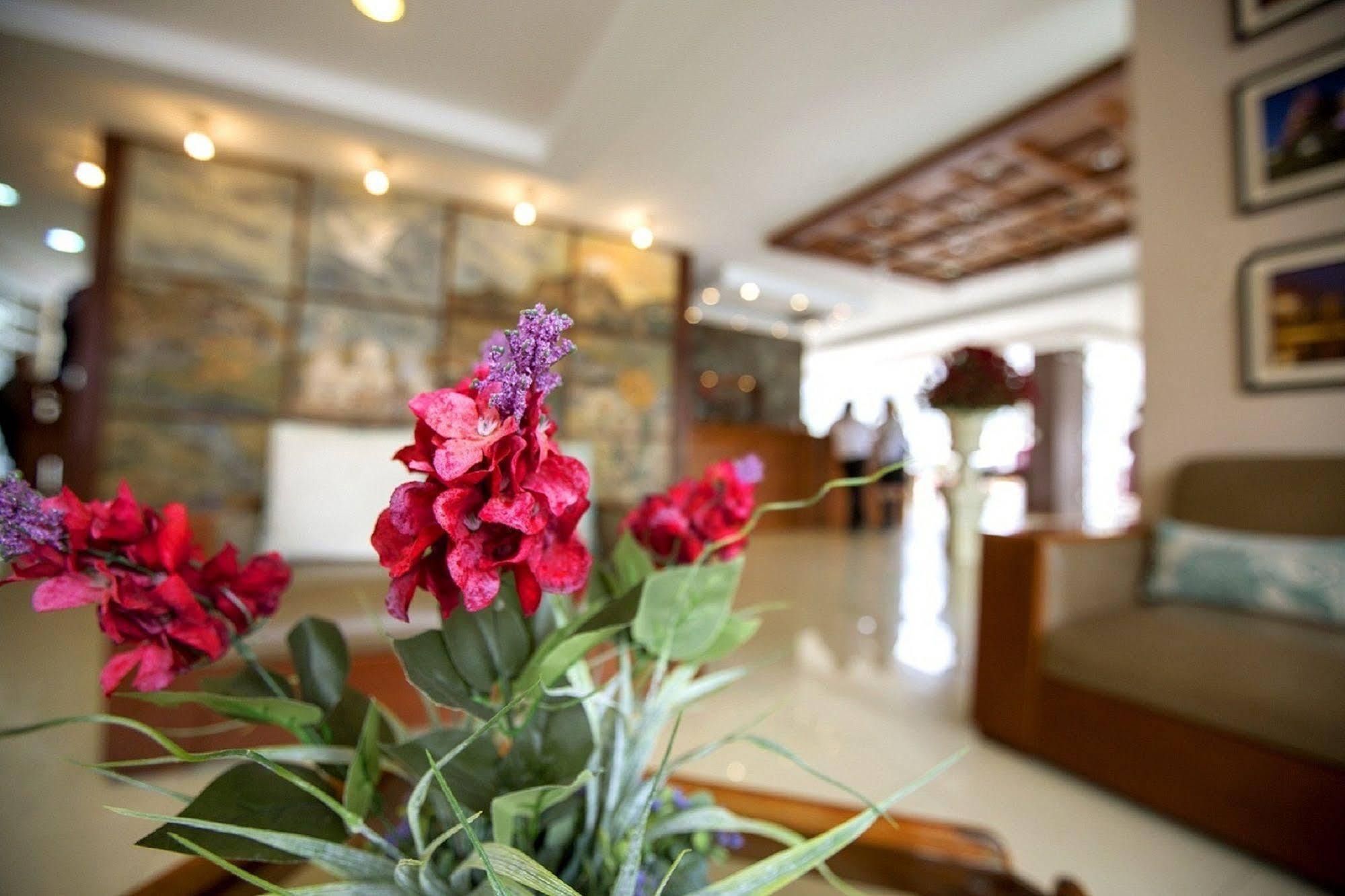 Hotel Ambato Zewnętrze zdjęcie