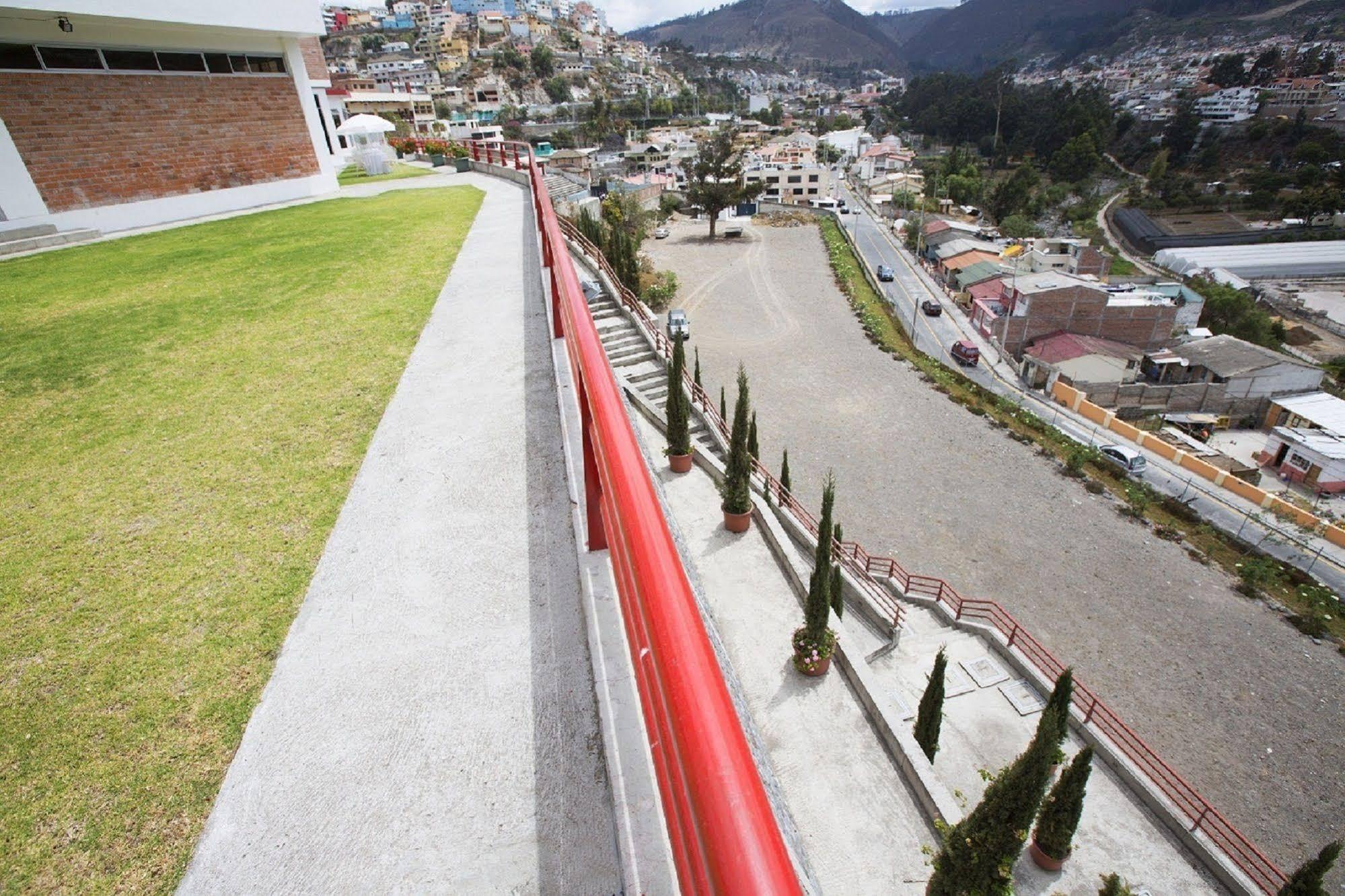 Hotel Ambato Zewnętrze zdjęcie