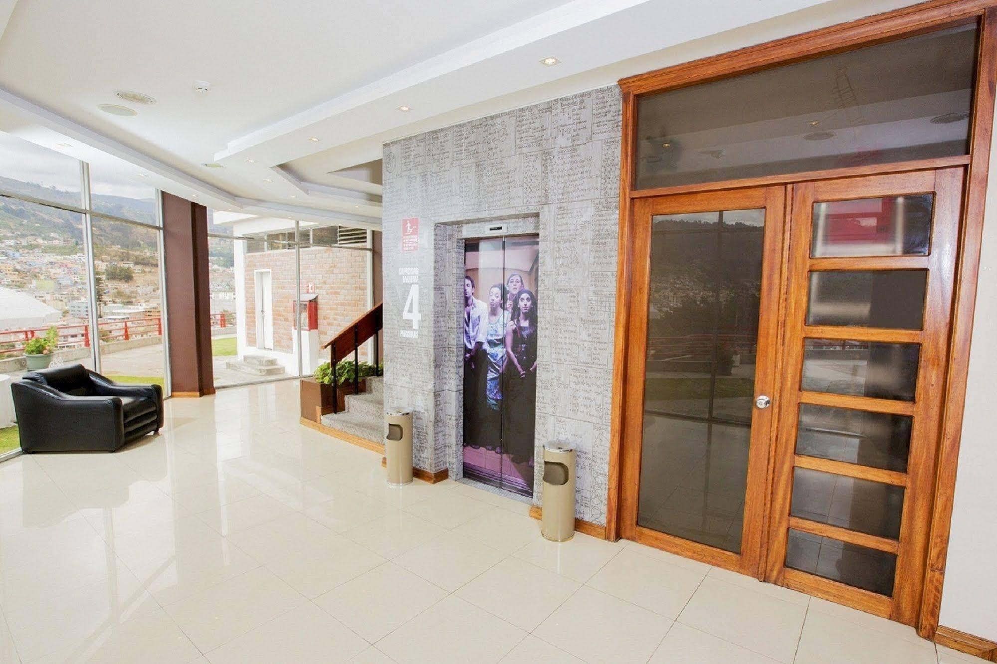 Hotel Ambato Zewnętrze zdjęcie