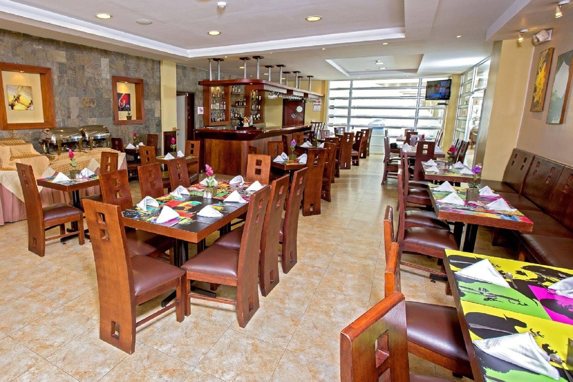 Hotel Ambato Zewnętrze zdjęcie