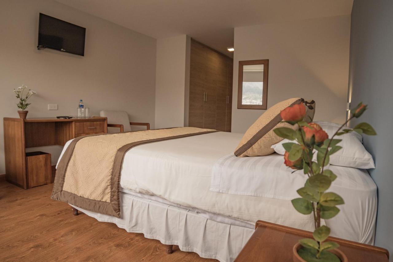 Hotel Ambato Zewnętrze zdjęcie