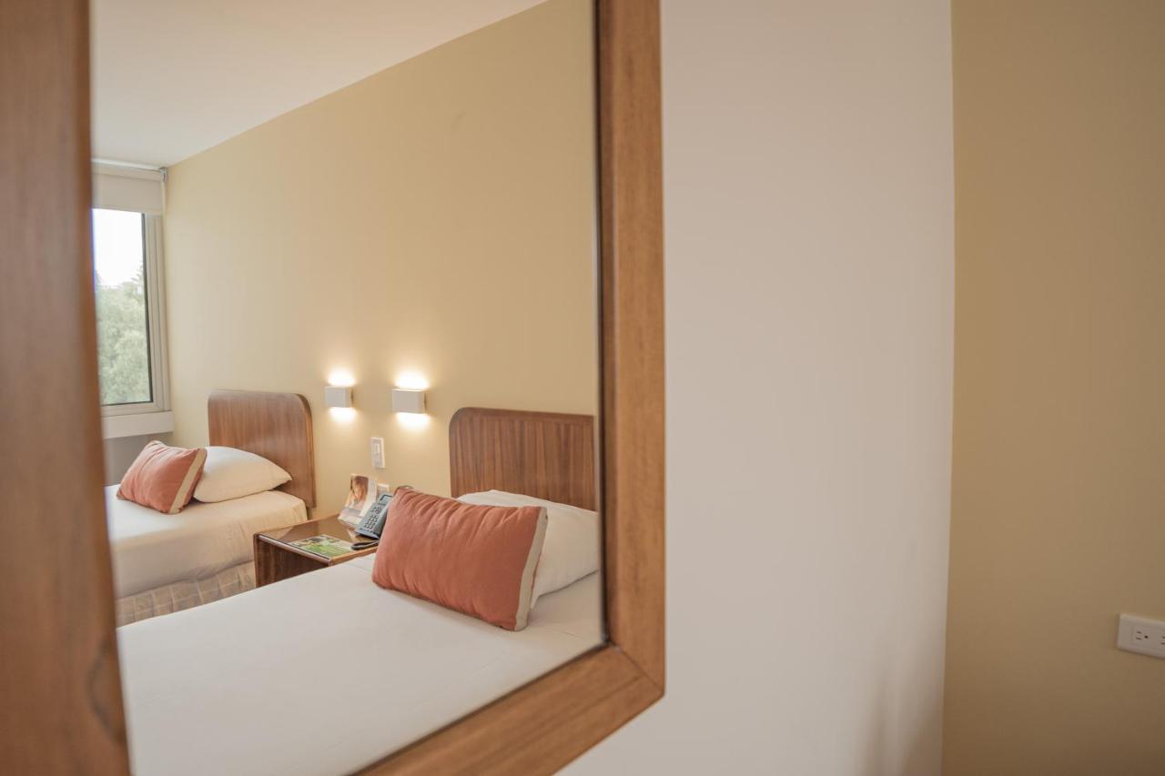 Hotel Ambato Zewnętrze zdjęcie