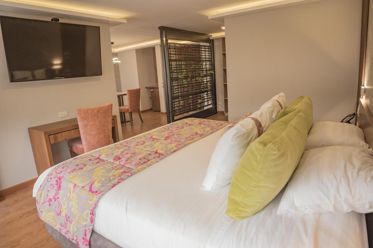 Hotel Ambato Zewnętrze zdjęcie