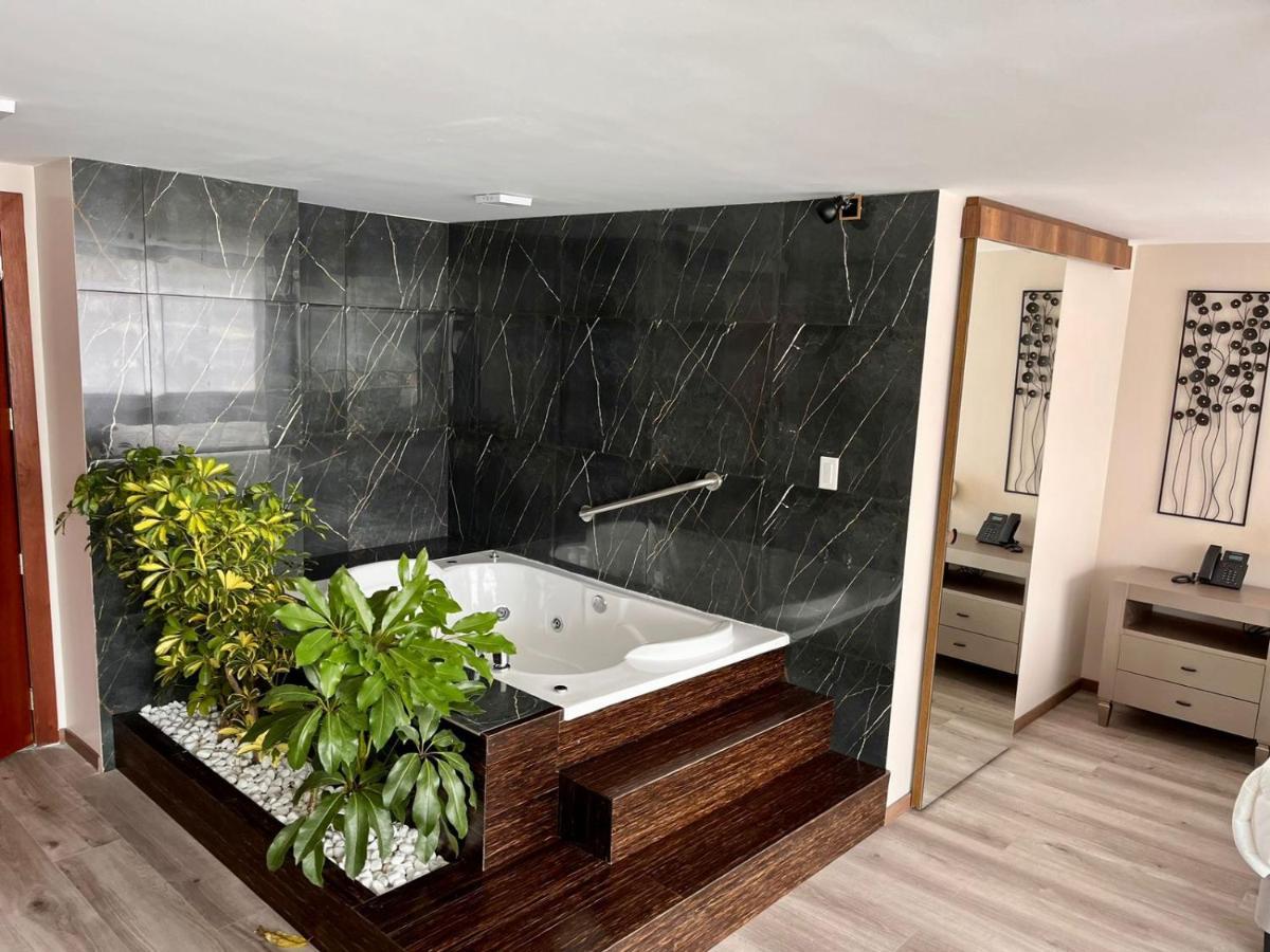 Hotel Ambato Zewnętrze zdjęcie