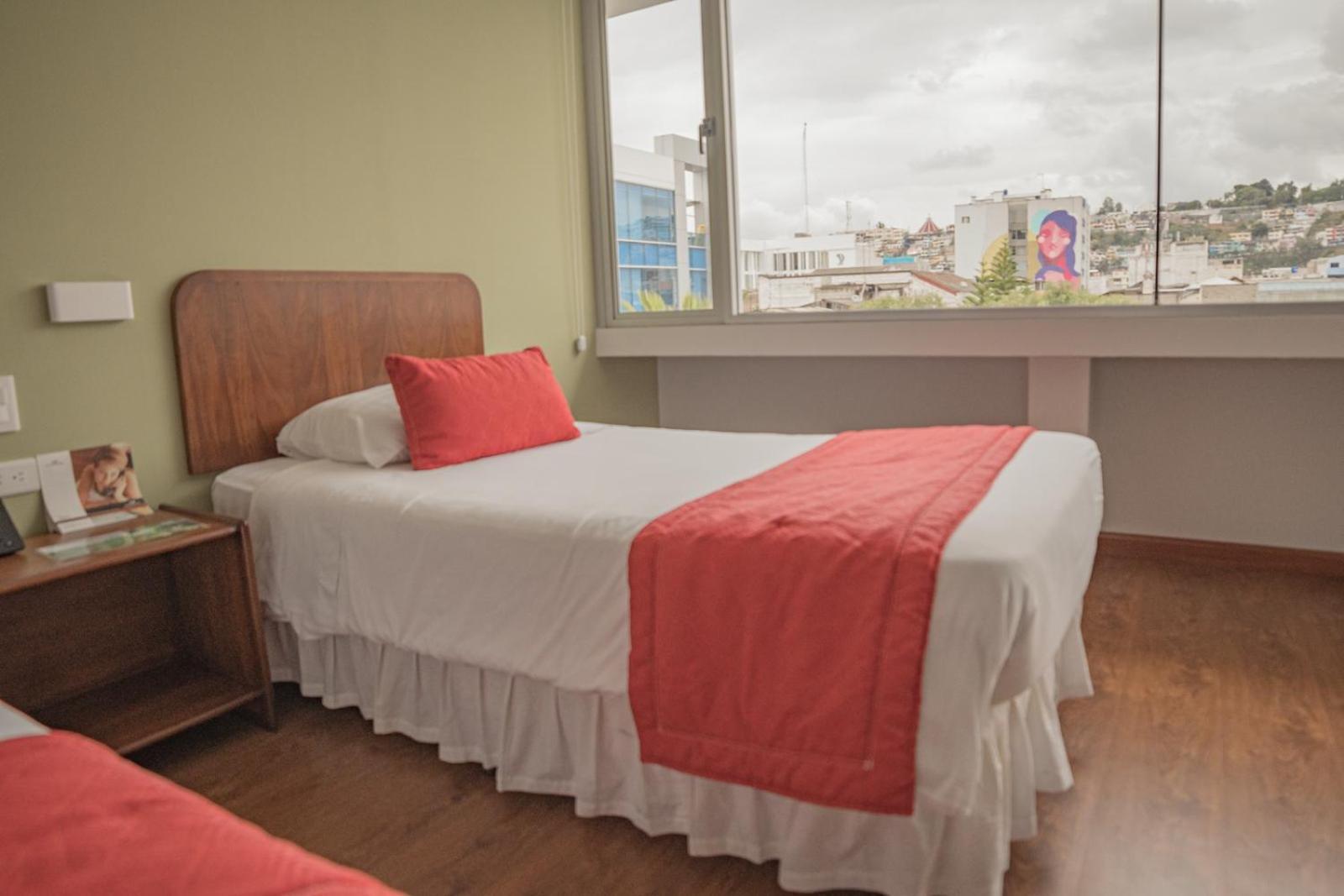 Hotel Ambato Zewnętrze zdjęcie