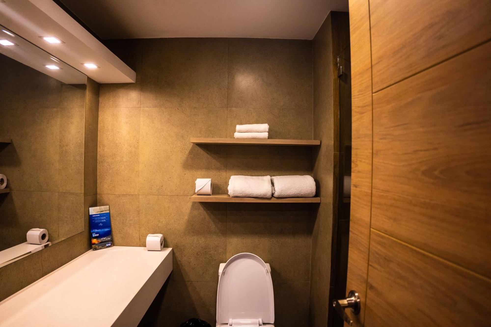 Hotel Ambato Zewnętrze zdjęcie