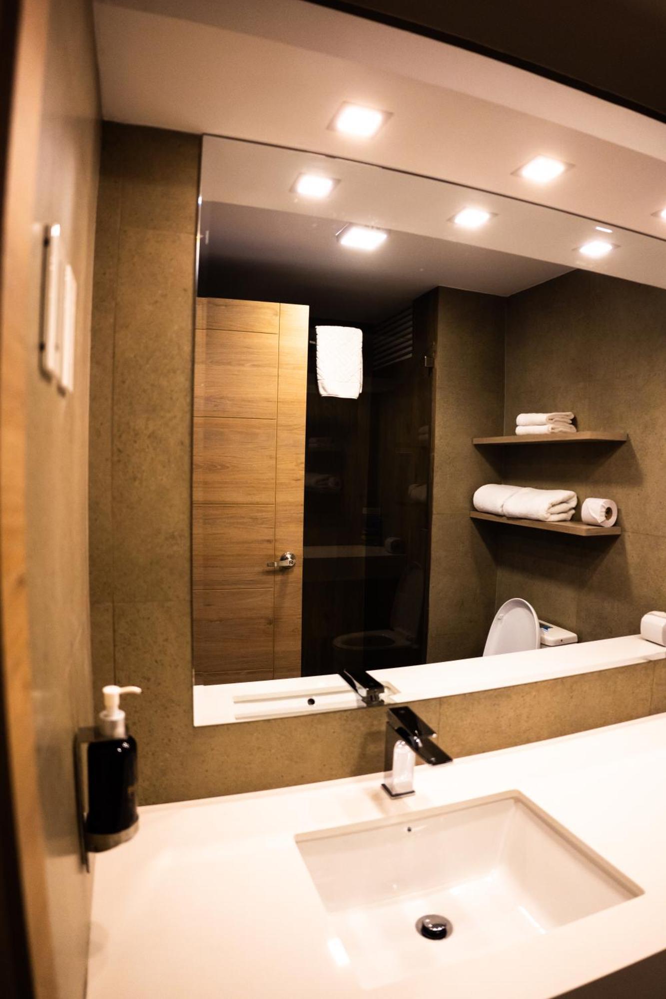 Hotel Ambato Zewnętrze zdjęcie