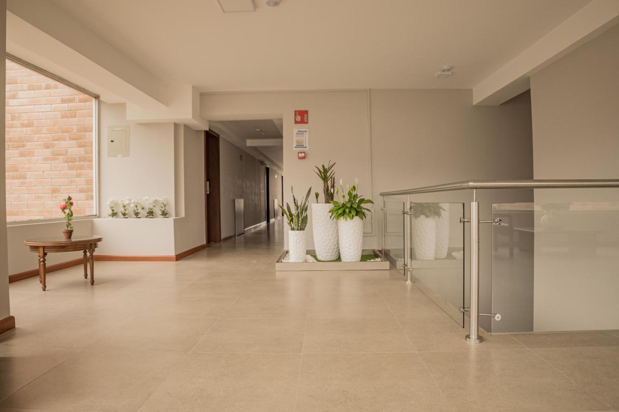 Hotel Ambato Zewnętrze zdjęcie
