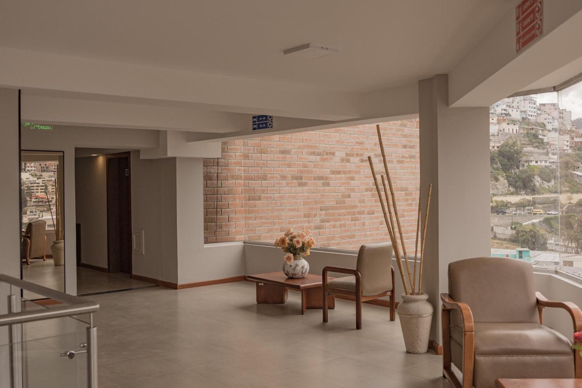 Hotel Ambato Zewnętrze zdjęcie