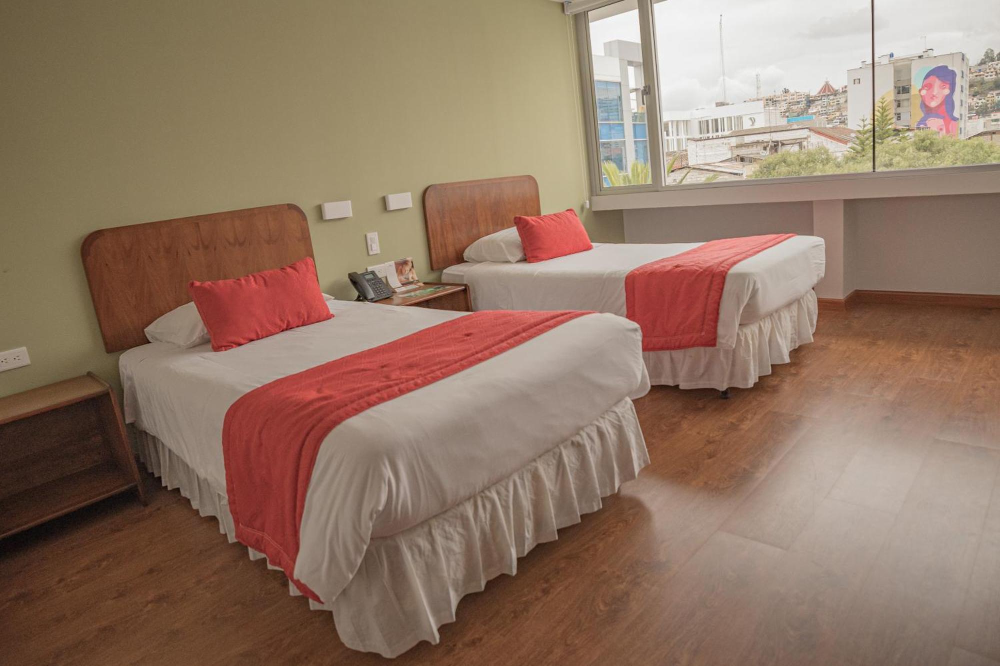 Hotel Ambato Zewnętrze zdjęcie