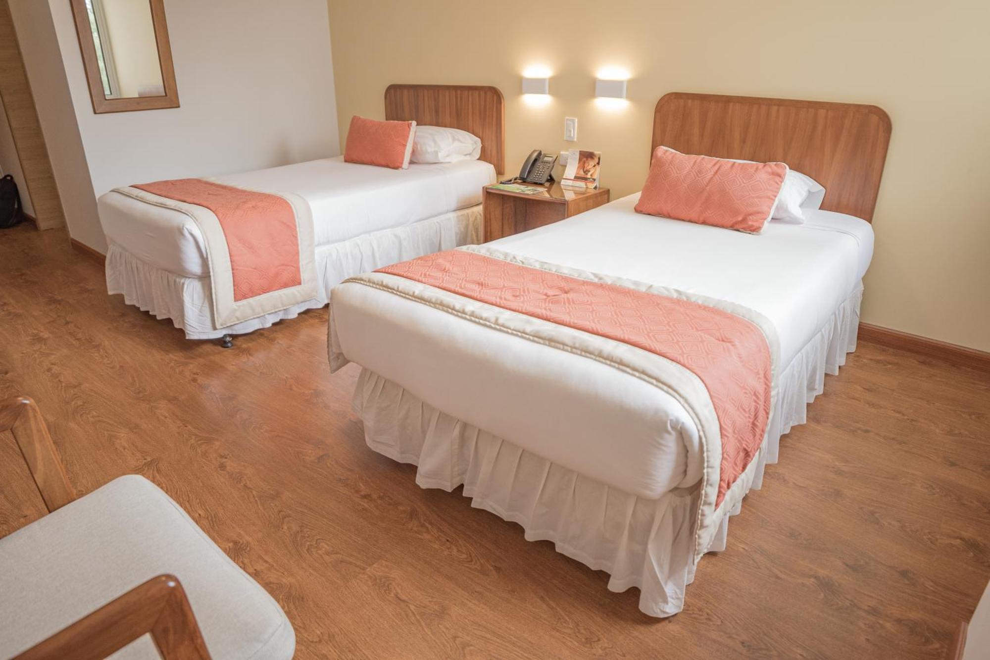Hotel Ambato Zewnętrze zdjęcie