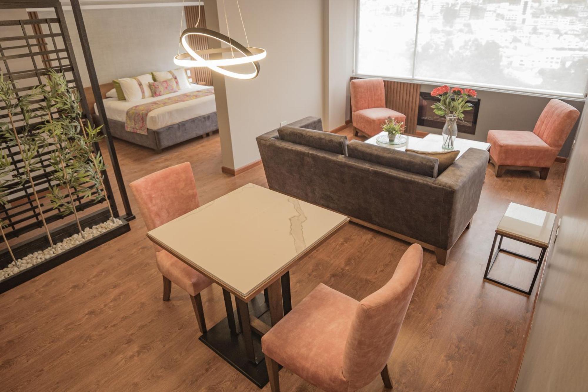 Hotel Ambato Zewnętrze zdjęcie