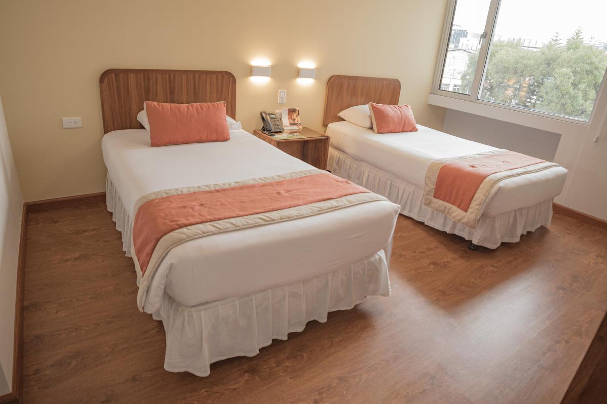 Hotel Ambato Zewnętrze zdjęcie